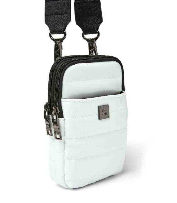 Think Royln Buzz Me Bag