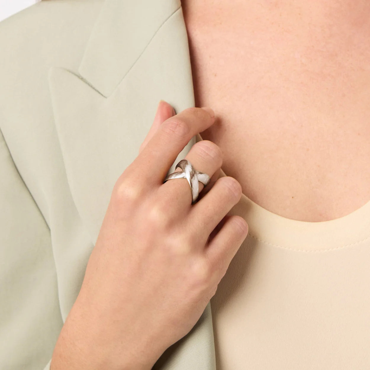 Julie Vos Gold Catalina X Ring