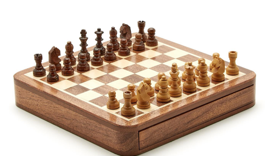 Two's Company Magnetic Chess Set